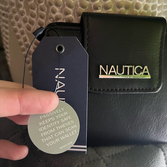 Nautica Wallet - Picture 4 of 11